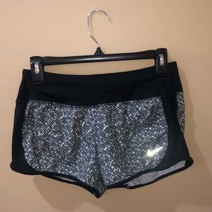 black and white nike running shorts